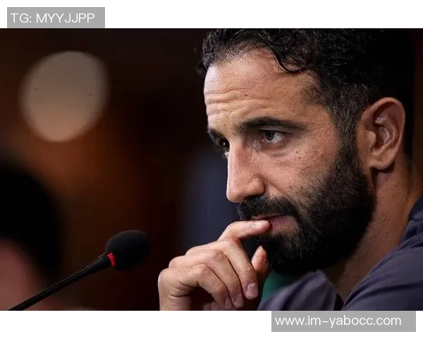 曼联青训小将社交媒体质疑主帅阿莫林引发争议是否应当如此 曼联青训小将社交媒体质疑主帅阿莫林引发争议是否应当如此